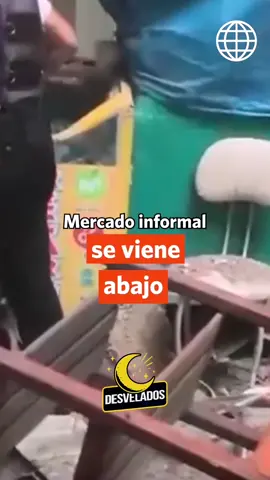 ¡TERRIBLE! En Chosica un mercado informal colapsó dejando herido a 3 personas. De lunes a viernes a las 11:45 p.m. no te pierdas #Desvelados / @desveladospe   Mira los programas completos y 100% GRATIS* -Solo Perú- en #tvGO] [Link en la BIO ↑]