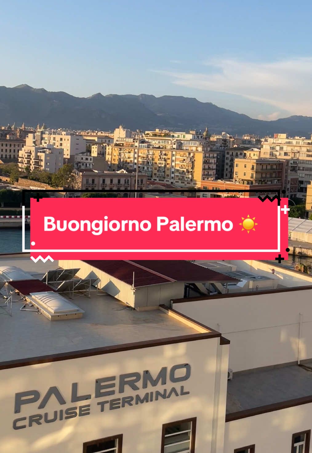 ✨ Buongiorno Palermo! ☀️ Il risveglio con questa splendida vista dalla Costa Toscana, tra mare, città e montagne siciliane. 🌊🏞️🛳️ Chi vorrebbe iniziare così la giornata? 🛳️💛 #palermo #sicily #cruise #costatoscana #fyp 