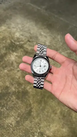 🌟⌚ Elegance meets performance in the Poedagar Luxury Sports Watch. Designed with inspiration from high-end Swiss brands 🇨🇭, this men’s wristwatch features a sleek silver dial 💎, luminous hands 🌙, and durable quartz movement ⚡. The fine steel strap with a jubilee finish 🔗 offers comfort and sophistication, while waterproof protection 💧 makes it reliable for everyday use. Whether for business 💼, casual style, or a special occasion 🎉, this watch ensures you look sharp at all times — without overspending. #poedagar #poedagarwatch #watchesoftiktok #wristwatchcheck #watches 
