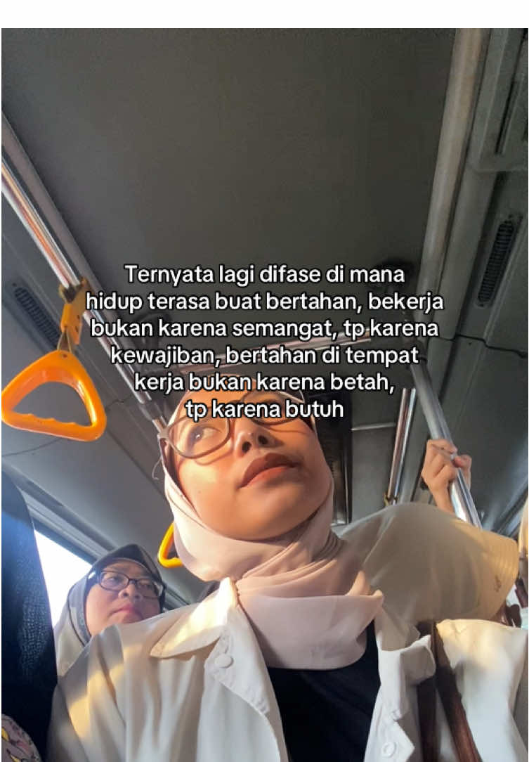 Lagi di fase bertahan bukan karena betah, tp karena butuh..  #corporatelife #worklife #duniakerja 