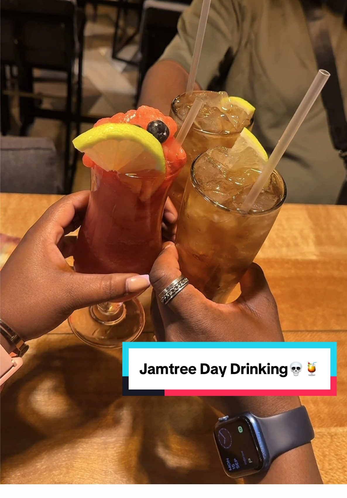 Jamtree needs to start giving me free cocktails and food l can't keep sounding like lm advertising for them guys what do we think? #fyp #spendthedaywithme #daydrinking #friendsreunion #zimtiktokers🇿🇼🇿🇼🇿🇼 