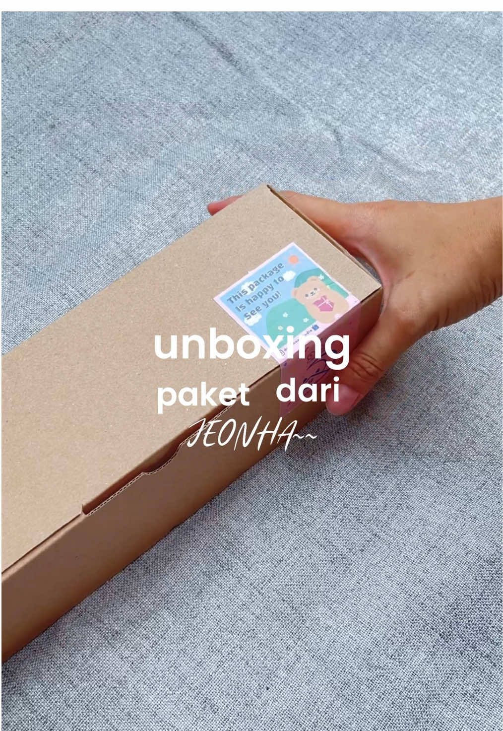 POV dapet paket dari jeonha✨ pengiriman untuk fanmade keychain mangunrok bon appetit your majesty batch 1 akan dilakukan bertahap mulai besok yaa✨ batch 2 akan kita buka untuk limited stock di shopee dearmoonstudio hari jumat, 26 september jam 12 siang 🕰️ #bonappetityourmajesty
