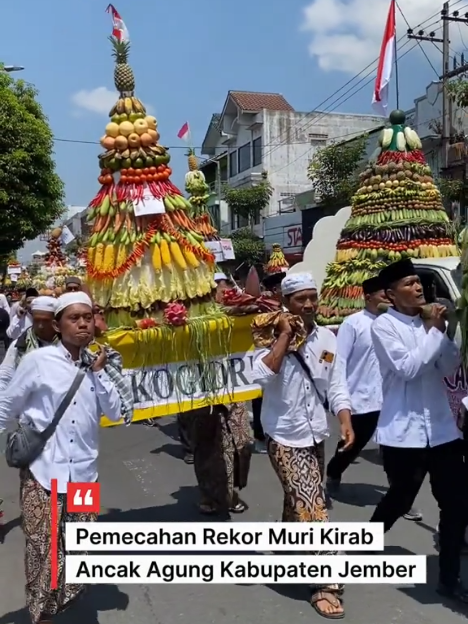 Pemecahan Rekor Muri Kirab Ancak Agung Kabupaten Jember #ancakagung #maulidnabi #rekormuri #alunalunjember
