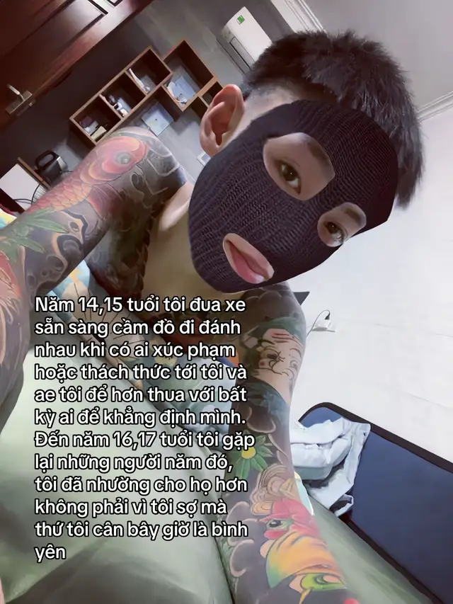 Năm 14,15 tuổi tôi đua xe sẵn sàng cầm đồ đi đánh nhau khi có ai xúc phạm hoặc thách thức tới tôi và ae tôi để hơn thua với bất kỳ ai để khẳng định mình. Đến năm 16,17 tuổi tôi gặp lại những người năm đó, tôi đã nhường cho họ hơn không phải vì tôi sợ mà thứ tôi cân bây giờ là bình yên. #viral #xhtiktok #fpy #xuhuong 