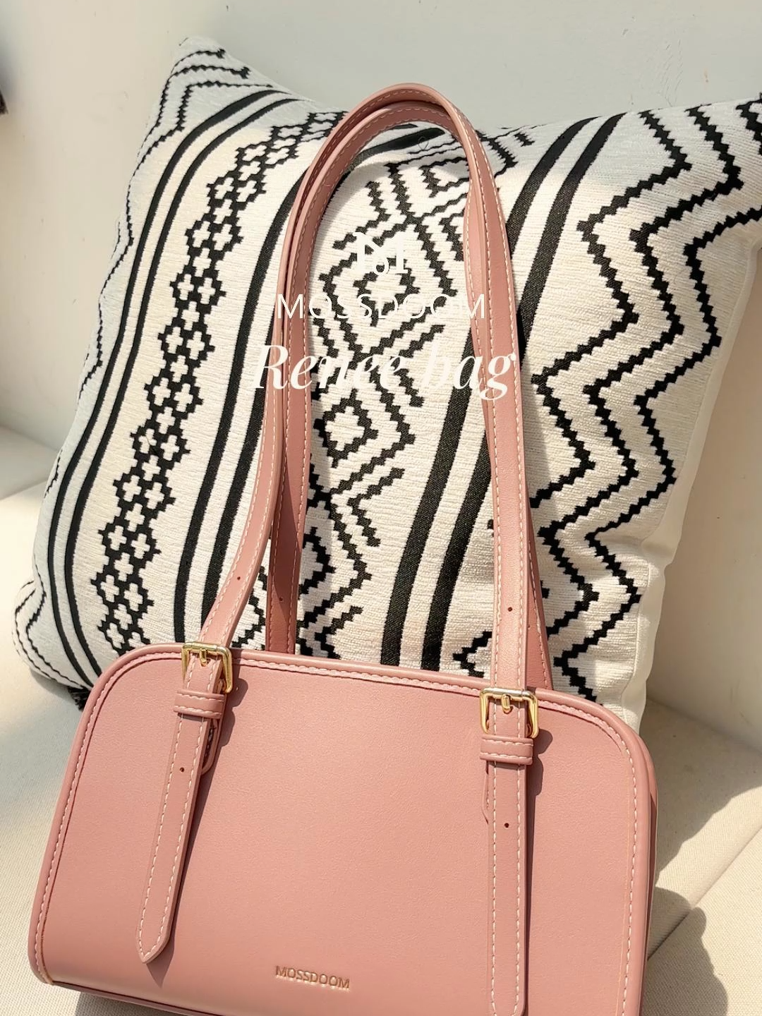 Blush tones, endless charm 💕 The Renee Bag in Pink is here to sweeten up your look — feminine, elegant, and effortlessly stylish. A soft statement you’ll love to carry everywhere 👜🌷 #mossdoomindonesia #PromoGuncang1010 #WIBGajian #TimelessElegance #GajianSale