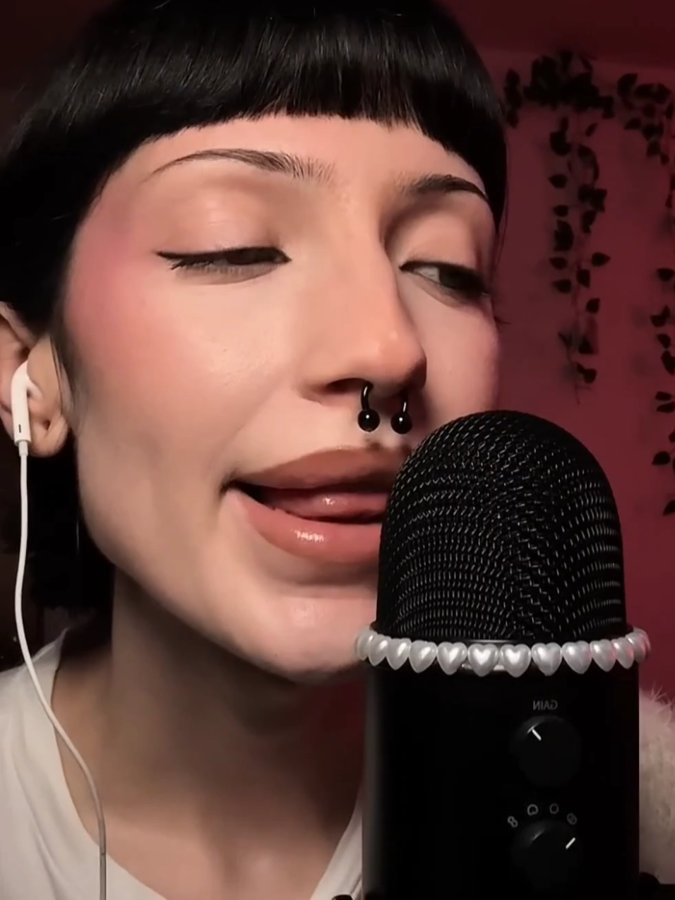 ASMR MOUTH SOUNDS 👅  #asmr #asmrmouthsounds 