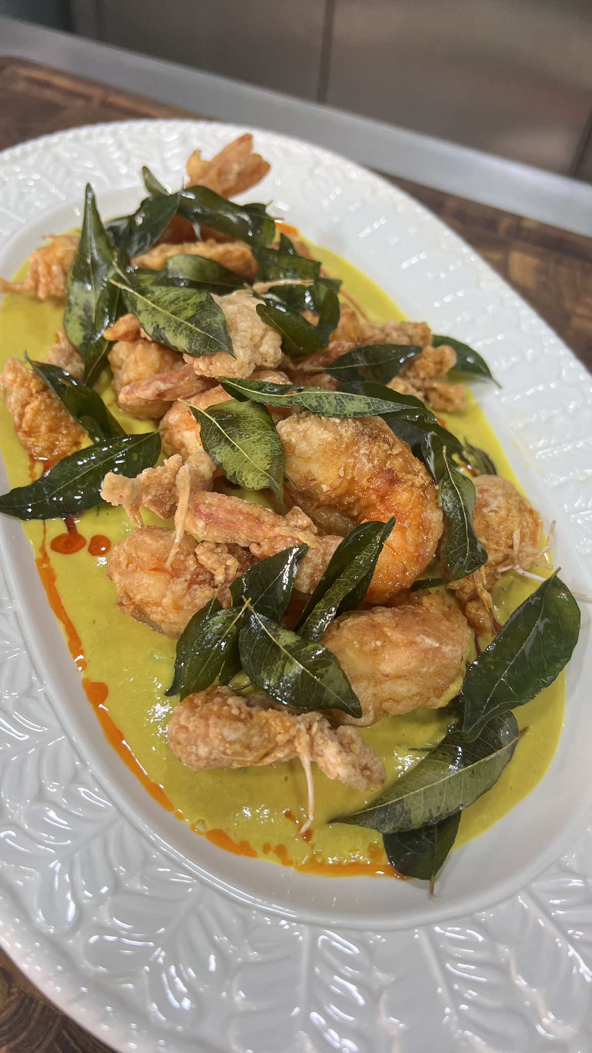 Prawn&Coconut Curry Salted Egg Ingredients: Prawn Coconut milk Salted egg Yellow Paste  ( tumeric,shallot,garlic) Salt White pepper Curry leaf #videomasak #masakanrumahan #cooking #foodies 