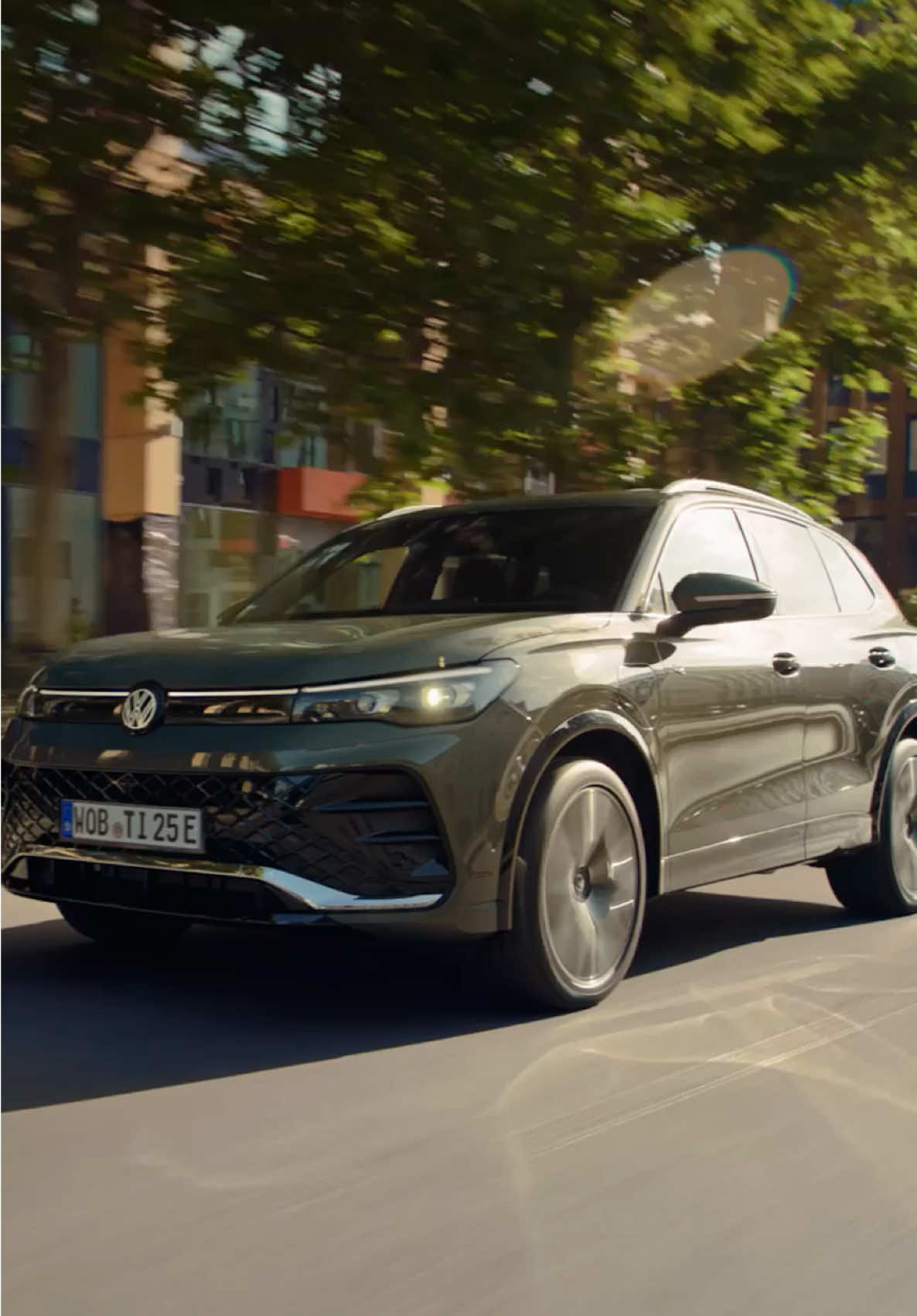 Ci sono scelte che valgono doppio. Scopri Nuova Tiguan eHybrid. Ibrida ogni giorno, elettrica quando vuoi grazie agli oltre 120 km di autonomia in elettrico. #Volkswagen #NuovaTiguan #eHybrid