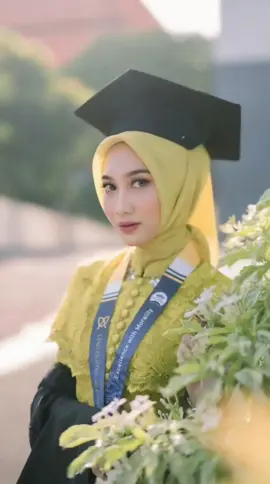 kamu sedang butuh & cari jasa foto&video graduation? jika video  ini fyp di kamu berarti pilihan kamu tepat sekali kalian langsung aja boking di @rangkai moment jakarta akan siap mengabadikan moment anda dn siap melayani apa yg kalian inginkan, yukk Tunggu apalgi book now!!  #graduation #jasafoto  #fotograduation #fyp #fyppppppppppppppppppppppp 
