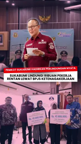 ✨ Kota Sukabumi makin membuktikan diri sebagai kota yang peduli pada rakyat kecil! 💪 Di bawah kepemimpinan Ayep Zaki – Bobby Maulana, ribuan pekerja rentan seperti ojol, pedagang, petani, hingga tukang becak kini mendapat perlindungan sosial lewat BPJS Ketenagakerjaan. 🎉 Bukan sekadar janji, tapi bukti nyata bahwa pemerintah hadir melindungi warganya dari risiko kerja dan masa depan yang lebih aman. 🔥 Sukabumi, kota penuh kepedulian – rakyat kuat, ekonomi hebat! 🌟 #SukabumiPeduliRakyat #PerlindunganPekerjaRentan #BuktiNyataAyepBobby #SukabumiMajuBersama #JaminanSosialUntukSemua