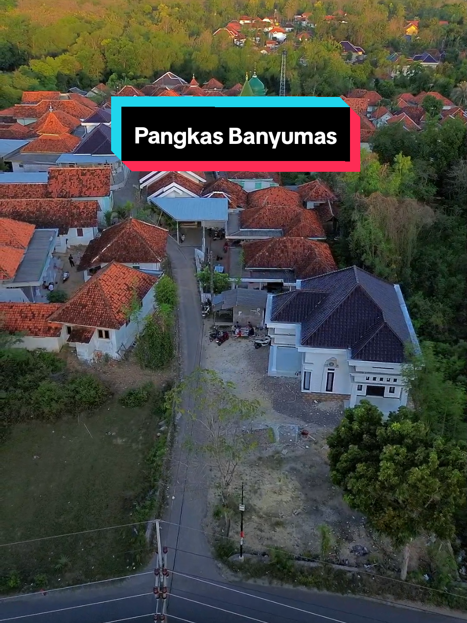 Potong Rambut Ust Kuddus. Lokasi Banyumas.Yang pernah mampir disini Pas tau...#madurapride🔥 #view #explor #fypage #pangkasrambut 