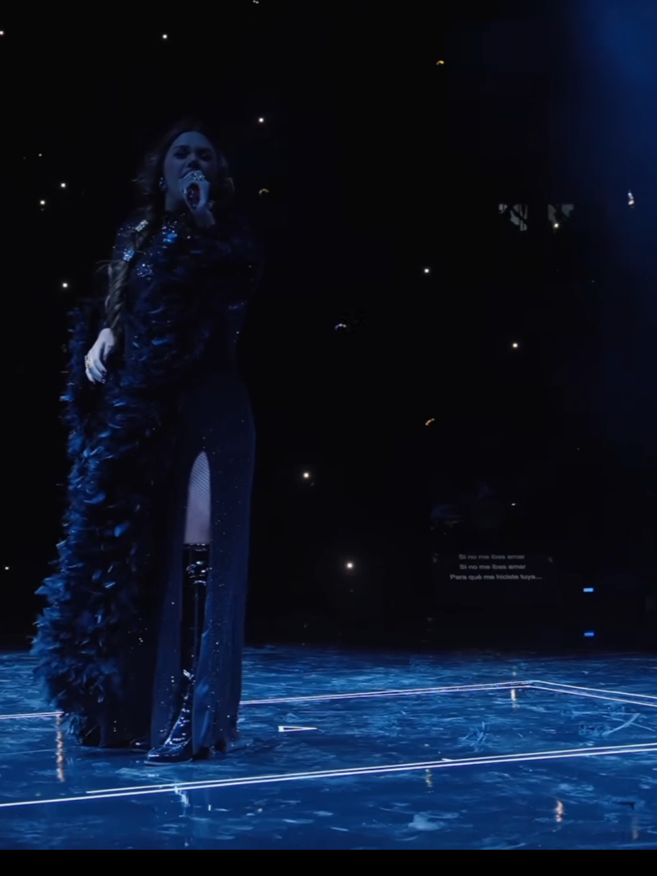 Yuridia, intermedio Ya es muy tarde #yuridia #sinllorar  #plazadetoros #paluegoestarde  #lavozdeunangel 
