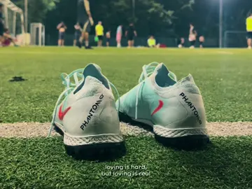 Trải nghiệm Phantom GX2 pro trên sân cỏ #CapCut #nikephantomgx2  #giaybongdachinhhang #footballboots 