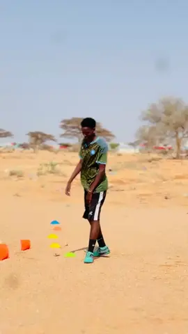 Hard work⚽️✊️  #somalitiktok  #foryou  #viewsproblem  #qardho  #waqooyifc 