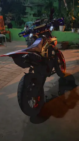 Numpang lewat puh #supermoto #supermotoklx #fyp #supermotoganteng 