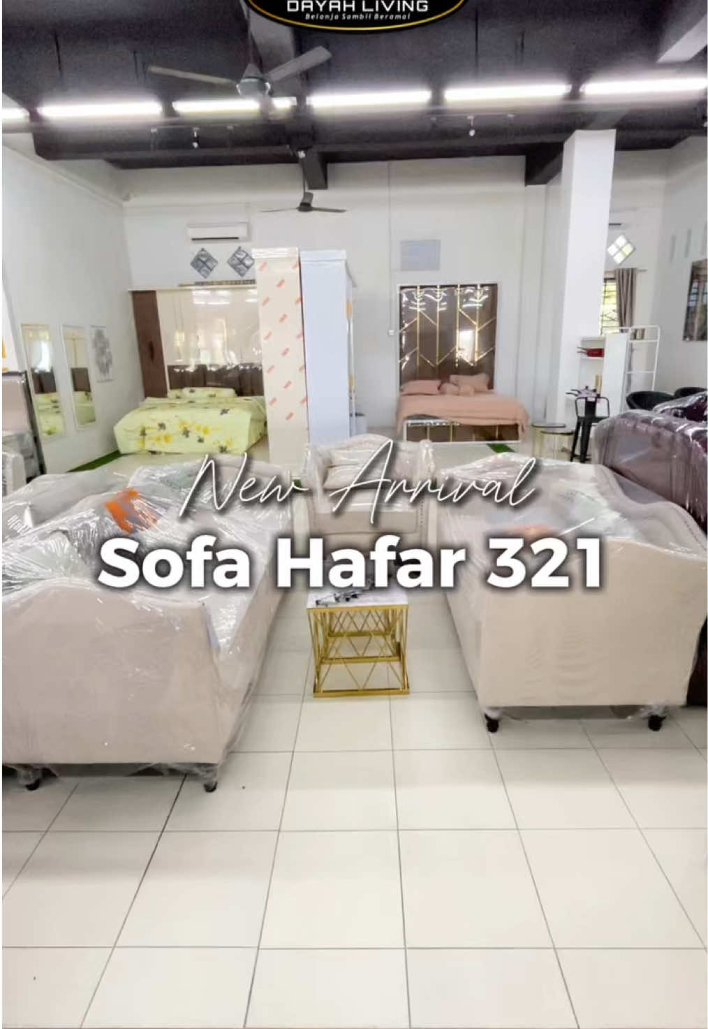 SOFA HAFAR 321🔥  sofa dengan tampilannya yang mewah, dan warna yang natural cocok banget nih melengkapi ruang tamu✨ Buruan rakan-rakan diorder ke Dayah living atau wa dibawah👇🏻 Bireun-idi free ongkir😍 ☎️WhatsApp : 0823-2436-9090 📍Jl. Medan - B. Aceh , Ds. Mesjid, Syamtalira Aron, Aceh Utara, disamping Dayah Kupie #dayahliving #property #furniture #bigsale #sofa          