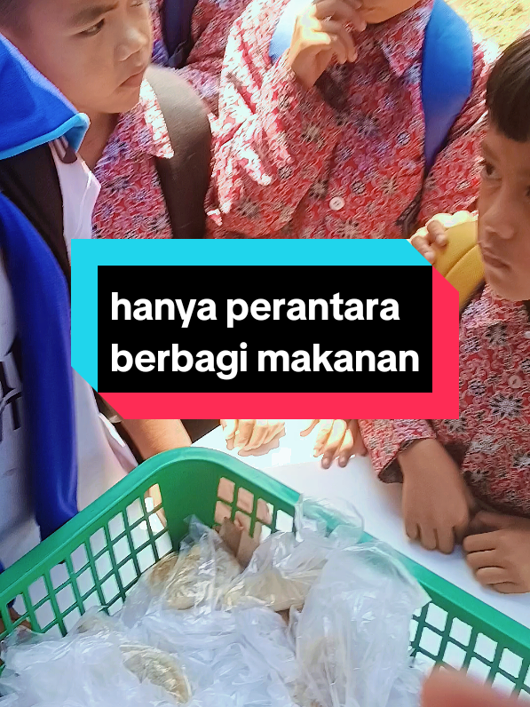 Alhamdulillah titipan @Fazri Rahmadani berbagi cireng gratis telah di salurkan 🫡 semoga sehat selalu panjang umur dan sukses slalu juga bertambah rezeki yang lebih banyak aamiin 🤲#fyppppppppppppppppppppppp #mangilham #berbagiituindah #berbagikebaikan #viral 