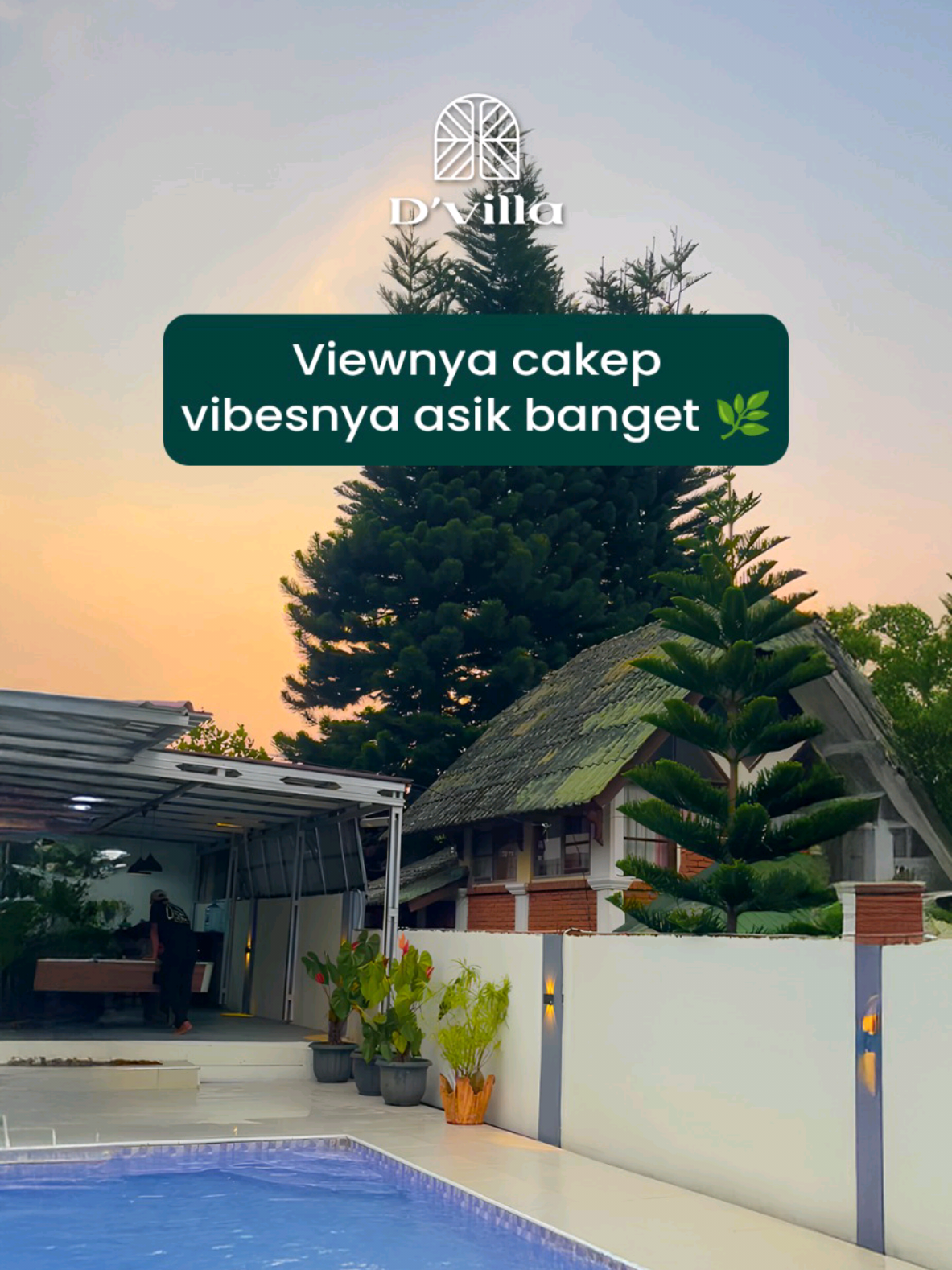 Viewnya cakep, vibesnya asik banget 🌿 #StaycationGoals #villapuncak #villapuncakbogor #fyp #villamurah 