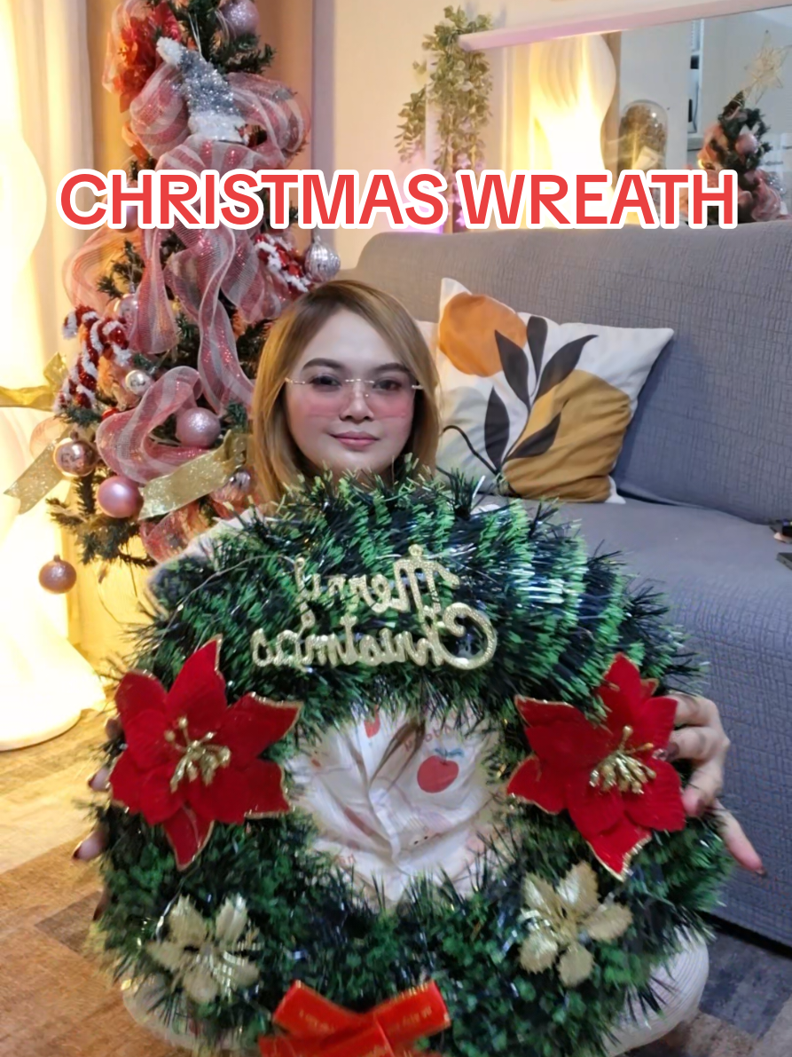 Christmas wreath  #christmasdecorations  #christmaswreath 