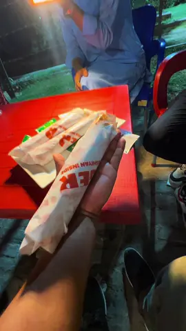 Roger special bazuka wrap only on 500 Rs with regular drink is launched finally  @Naamhaieisa @EisaAhmad   Loc📍Ibrahim market hayatabad phase 6 Peshawar  Kon kon try karna Cahai ga  #business #challenge #fastfood #peshawar #firstvlog 