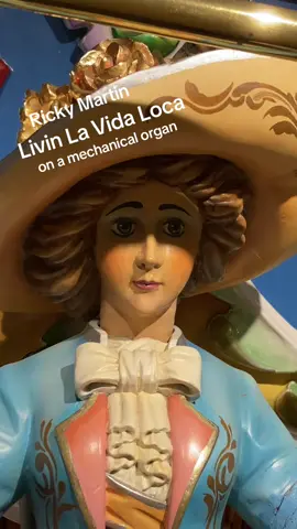 🎶 Who needs a nightclub when you’ve got a Dutch street organ? Ricky Martin never sounded so mechanical! 💃🪗 #LivinLaVidaLoca #StreetOrgan #MechanicalMusic #DutchVibes #unexpectedcovers 