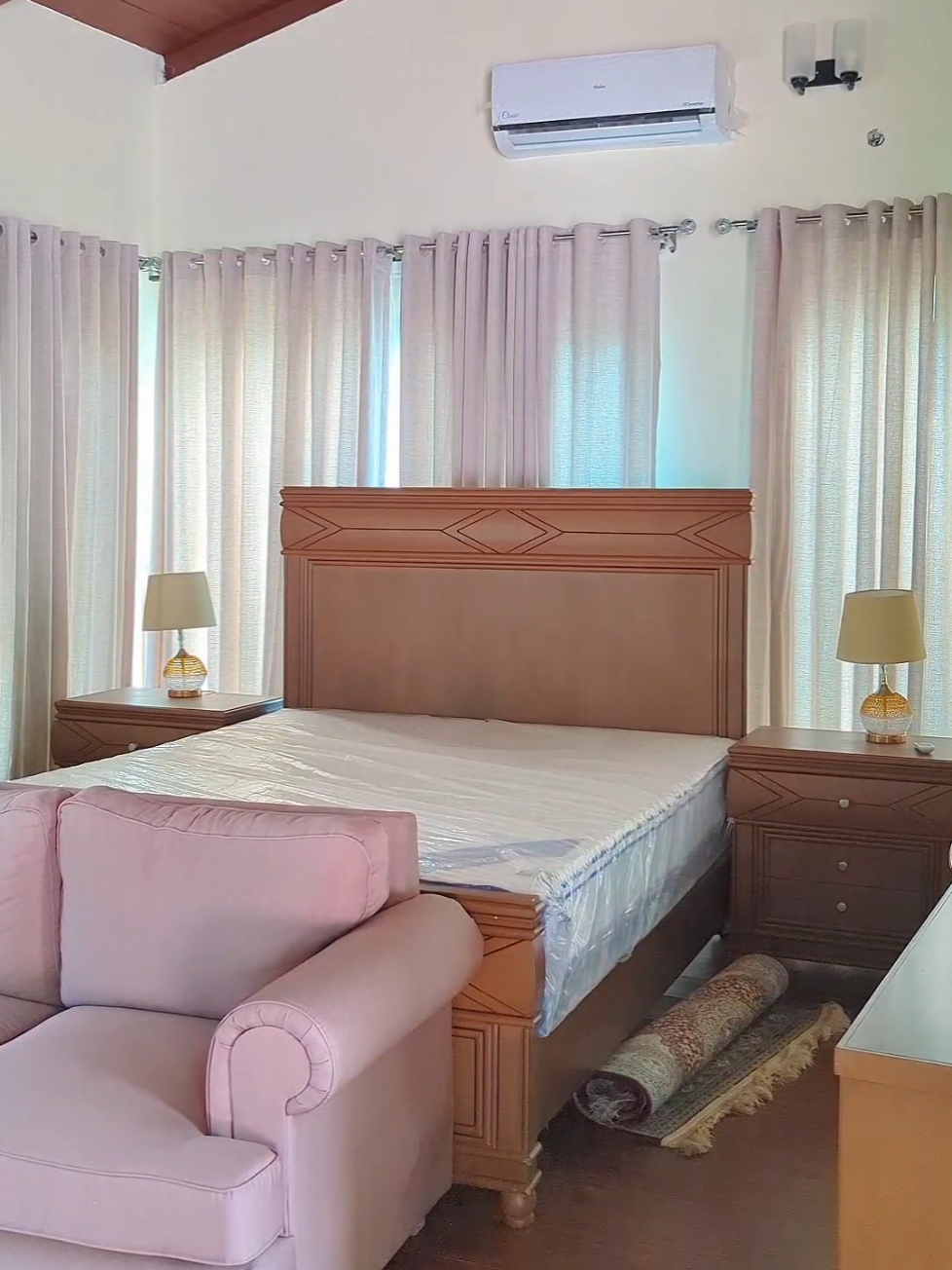 One the beautiful ❤️ and luxurious guesthouse 🏠 with modern amenities like basketball🏀 and tennis 🎾 area in Angori ISLAMABAD constructed by KCB 👷🏻‍♂️🧰 Let me show you before and after in this video  . . Fro building Your dream home contact us  WhatsApp 👉🏻 03000707965 Call 🤙🏻 📞 091-5700417 Email ✉️ khayaban.e.rehmat@gmail.com  Office Address 👉🏻📍  Office 208 4th floor Town Towers University Road, Peshawar. . . . #LuxuryLiving  #ModernArchitecture #DreamHouse  #LuxuryLifestyle #ConstructionCompany       