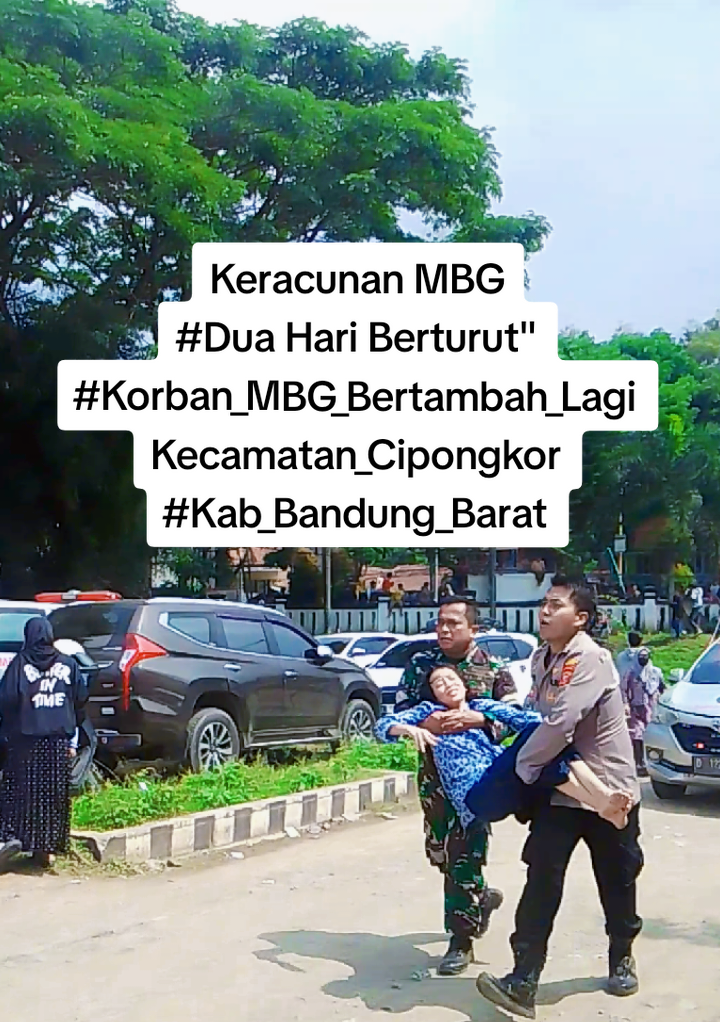 Keracunan MBG Bertambah lagi🥺😢😭🤧 dua hari berturut-turut.Kumaha Mun Tos Kieu Bapak PREDIDEN..? Kecamatan Cipongkor Berduka #livehighlights #korban #MBG #fyp 