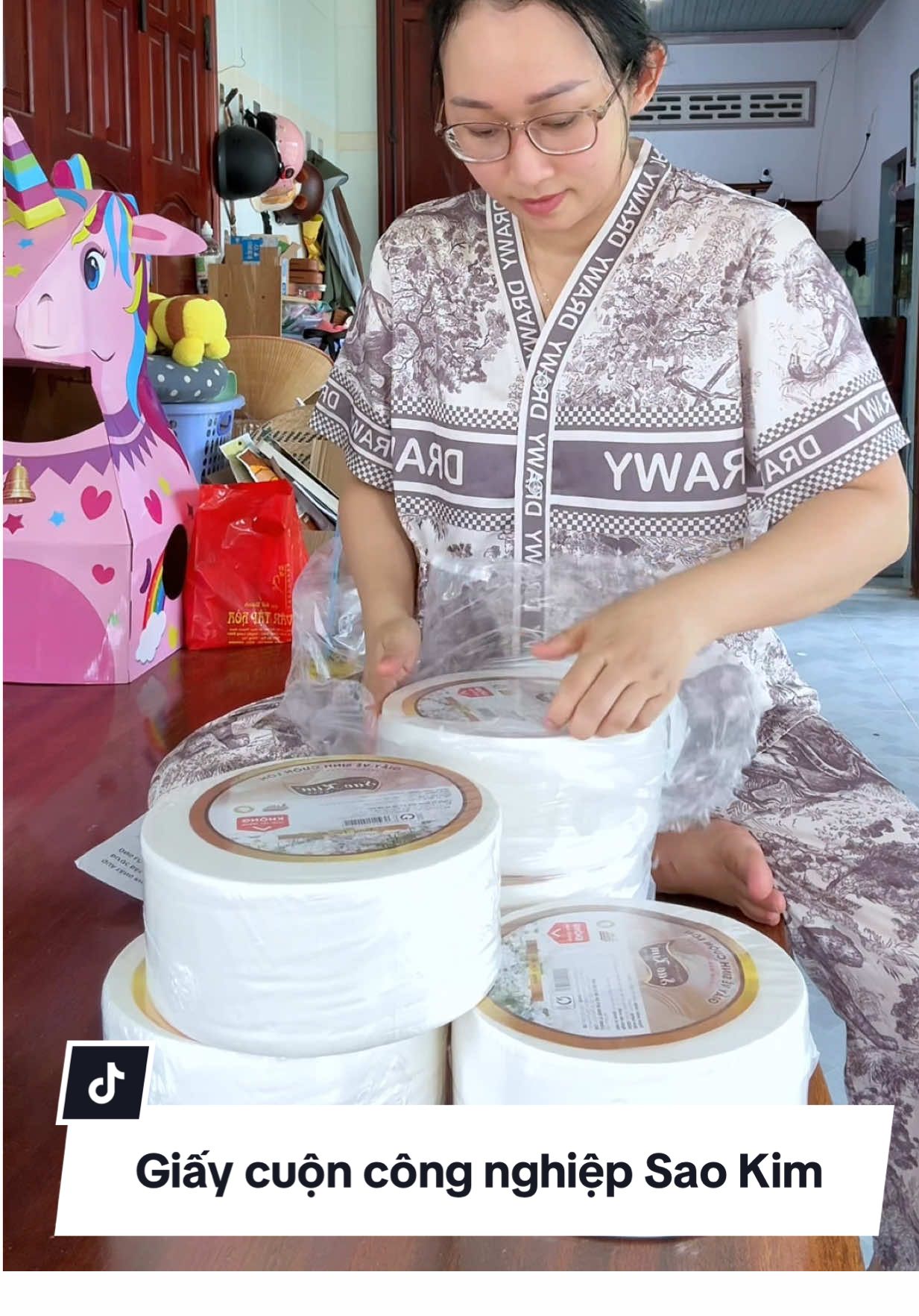 Chuyển qua dùng giấy công nghiệp này, tiết kiệm tiền giấy mỗi tháng lắm nè mấy bà #khangiay #giaycongnghiep #giayvesinh 