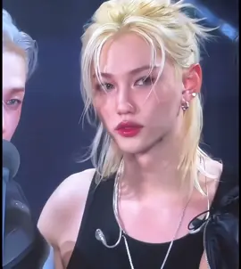 His beauty is unreal🌙✨  #StrayKids #Felix #stay #fypシ 