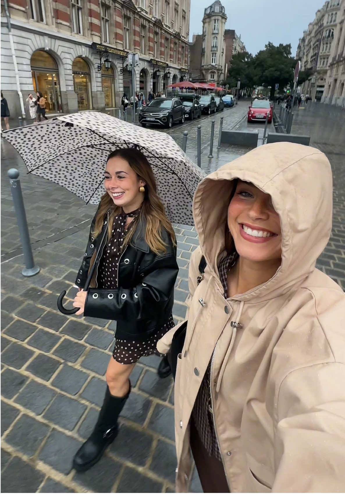 Un samedi à faire les magasins 🖤 @Léana ✨  #Vlog #vlogmagasin #videdressing #lille #brunch 