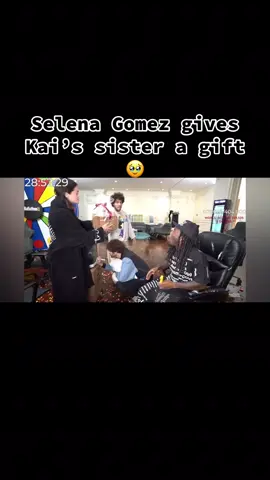 Wholesome moment fr. #selenagomez #bennyblanco #kaicenat #kaicenatclips 