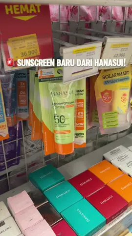 Gebrakan baru dari Hanasui! Belum ada di online, tapi sekarang kamu udah bisa nemuin lightweight pro calming sunscreen terbaru langsung di Indomaret 💚 Cocok banget buat kulit sensitif, ringan & calming #HanasuiSunscreen #sunscreenviral #newlaunch 