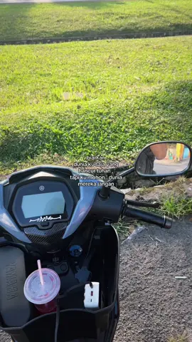 bukan salahmu yah , cukup kau menjadi saksi betapa gila nya aku melawan semuanya sorang diri . #uncleA 