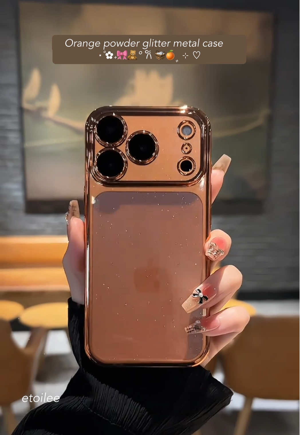 iPhone17シリーズ対応-`♡´- 人気のグリッターケースに新色「オレンジ🍊」が登場🧡 透明感のある背面に繊細なラメが散りばめられ、高級感のある仕上がり✨ MagSafe対応/非対応の2タイプをご用意しています🤎 🏷️オレンジ色 パウダーグリッターメタル iphoneケース 🤍 🤍 🤍 #iphoneケース #スマホケース #iphone17ケース #iphone17proケース #iphone17promaxケース 