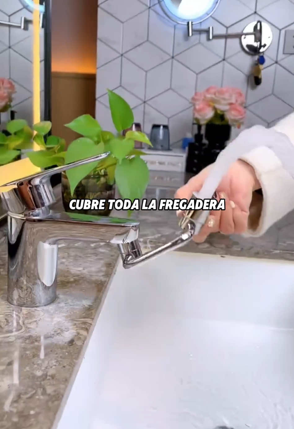 Extensor de grifo giratorio universal de 1080 grados, adecuado para todo tipo de grifos🚰, es realmente fácil de usar #Grifo#faucet#cocina#LifeHack#tiktokmademebuyit 