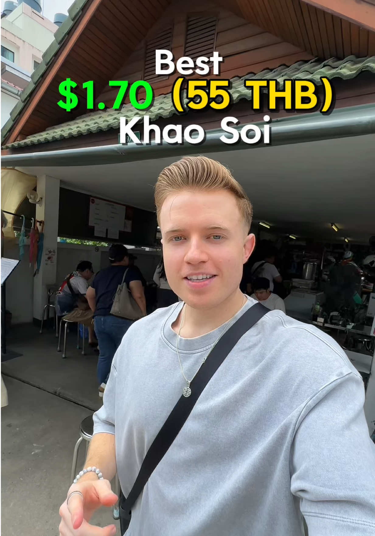 Thailand’s best Khao soi dish?🍲👀  📍 Khao Soi Maesai, Chiang Mai, Thailand 🇹🇭  #khaosoi #chiangmai #thailand #khaosoimaesai 