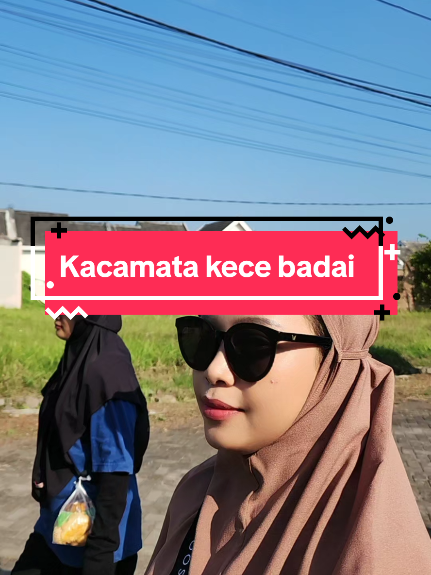 Kacamata fashion bikin wajah bunda bunda jafi makin kece. #kacamatamurah #kacamata #sunglass #kacamatafashion #fyp 