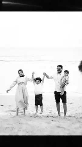 Family pictures #beach #holiday #CapCut #mamireview #blueocean