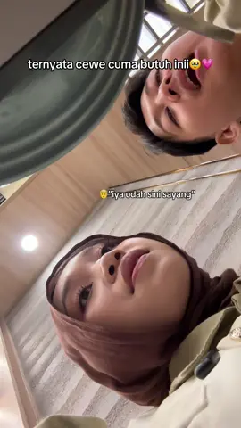 ngunyah kelamaan tuh bikin cape gasii😭 #couplegoals #coupletiktok #pasangantiktok #berondong #qakyin 