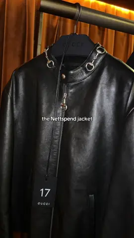 Take a closer look at the new Gucci horsebit jacket worn by Nettspend yesterday at Demna’s debut. #gucci #nettspend #mfw #fashiontiktok 