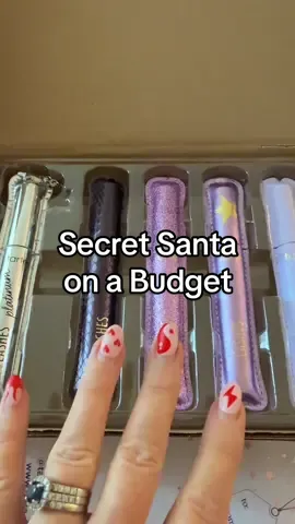 The best little Christmas gifts on a budget #tarte #christmas #giftsforher #stockingstuffer #secretsantagift @tarte cosmetics 