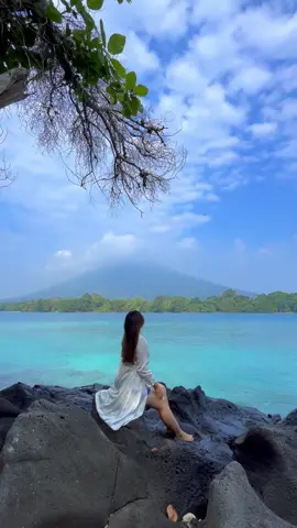 Yuk ikut Open Tripnya 🙌🏼 MEETING POINT :  📌 Jakarta : Rp. 690.000/Orang  📌 Merak : Rp. 490.000/Orang 📌 Bandar Lampung : Rp. 650.000/Orang 📌 Dermaga Canti : Rp. 390.000/Orang Jadwal Keberangkatan : 🗓️ 26 - 28 September 🗓️ 3 - 5 Oktober 🗓️ 10 - 12 Oktober 🗓️ 17 - 19 Oktober 🗓️ 24 - 26 Oktober 🗓️ 7 - 9 November 🗓️ 14 - 16 November 🗓️ 21 - 23 November 🗓️ 28 - 30 November 🗓️ 5 - 7 Desember 🗓️ 12 - 14 Desember 🗓️ 19 - 21 Desember 🗓️ 24 - 26 Desember 🗓️ 25 - 27 Desember 🗓️ 30 Desember - 1 Januari 🗓️ 31 Desember - 2 Januari DESTINASI WISATA : 🏝️Pulau Sebuku Besar & Kecil 🏝️Pulau Sebesi 🏝️Pulau Umang-umang 🏝️Anak Gunung Krakatau (Optional) 🤿Snorkeling time ( Geligi,Cemara & Pulo sawo ) 🐢 Wisata penyu di dermaga  Harga Sudah Termasuk : * Transportasi AC Jakarta - Merak, Bandar Lampung - D. Canti ( PP) * Tiket Kapal Ferry Merak - Bakauheni PP (Reguler) * Transportasi Angkutan Kota Bakauheni - Dermaga Canti ( PP) * Kapal Explore Pulau * Retribusi Wisata  * Homestay (sharing room) * Makan Selama Wisata (4x) * Air mineral * Dokumentasi underwater & upwater  * Dokumentasi drone  * Pelampung * Local guide * Tour Leader Informasi & Reservasi : PT. Pasar Wisata Indonesia Helmi Endarto 📱 0819-9026-8812 (Whatsapp/Call) 🌐 www.pasarwisata.id Instagram : @pasarwisataid Tiktok : @pasarwisataid Blibli.com : Pasar Wisata Tiket.com : Pasar Wisata Linkedin : Pasar Wisata Indonesia Tokopedia : Pasar Wisata Indonesia #liburan2025 #pulausebesi #anakkrakatau #pasarwisatatriseru #pasarwisataid 