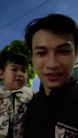 อาบน้ำ = ปะป๊า นอน = ปะป๊ะ แต่รักแม่เมย์มากกว่า #What #ยัยนู๋ปริมลูกพ่อเบสท์แม่เมย์ 