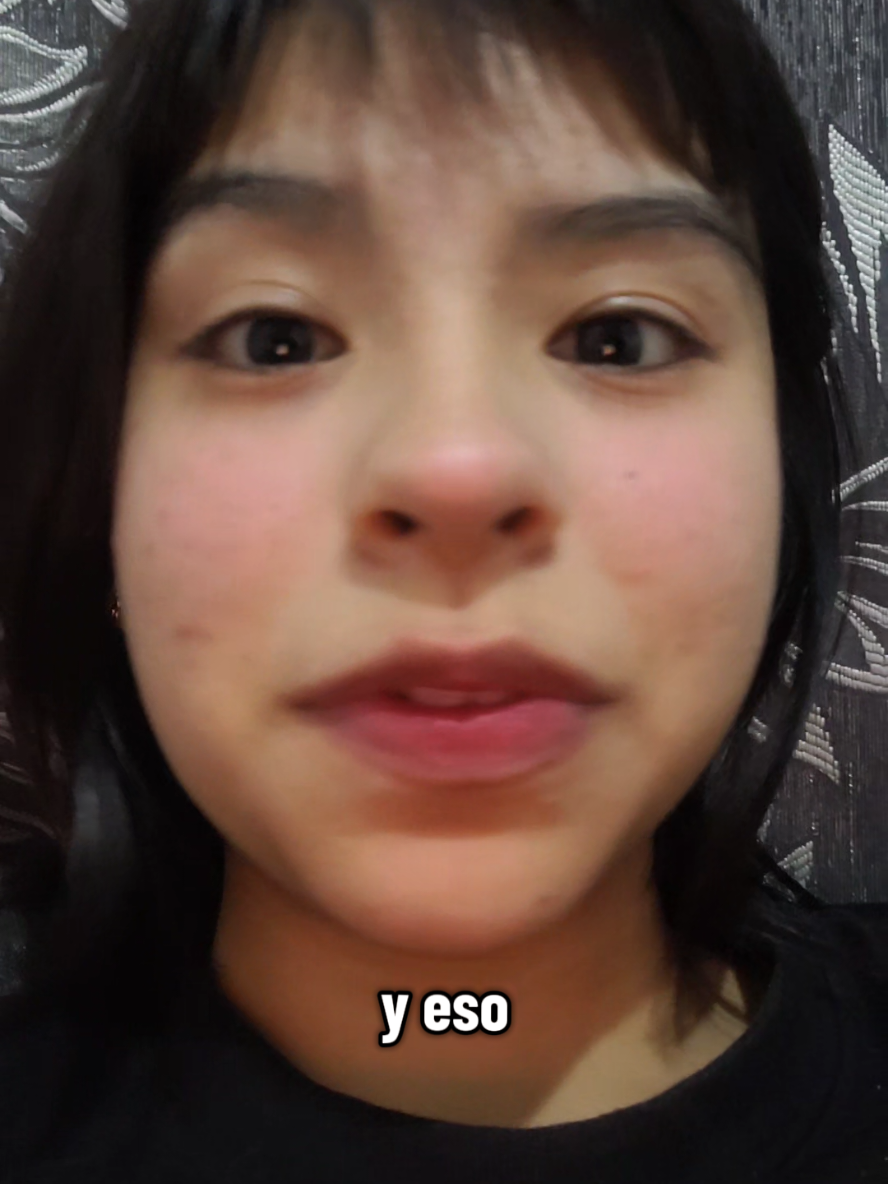 agregar que luego vienen las comparaciones con personas de mi edad o aún peor con personas menores que yo y lograron muchas cosas, siempre vienen esos pensamientos, pero al final cada uno avanza diferente y tienen logros tan sencillos para otros y difíciles para algunos. La presión de esta sociedad de hacer las cosas rápido, elegir una carrera a los 17 años es tanta que podría llegar a lastimarnos. Con este vídeo me gustaría que personas menores o mayores que yo no se sientan mal, tal vez parezca que no hagas nada por tu vida, pero en realidad si estás haciendo algo al levantarte todos los días de la cama 🧸💞 Y si no encuentro algo que me guste también hay la opción de emprender, quien sabe, la vida da vueltas. 