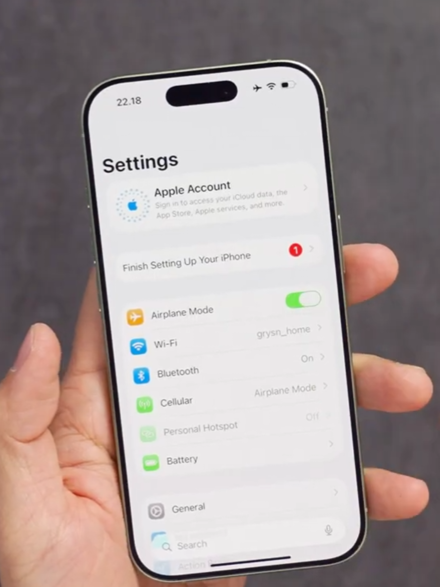 Perbandingan Refresh Rate iPhone 17 dengan iPhone 16, sekarang scroll nya mulus coy... sc yt : gadgetin #iphone17 #iphone17promax #fyp 