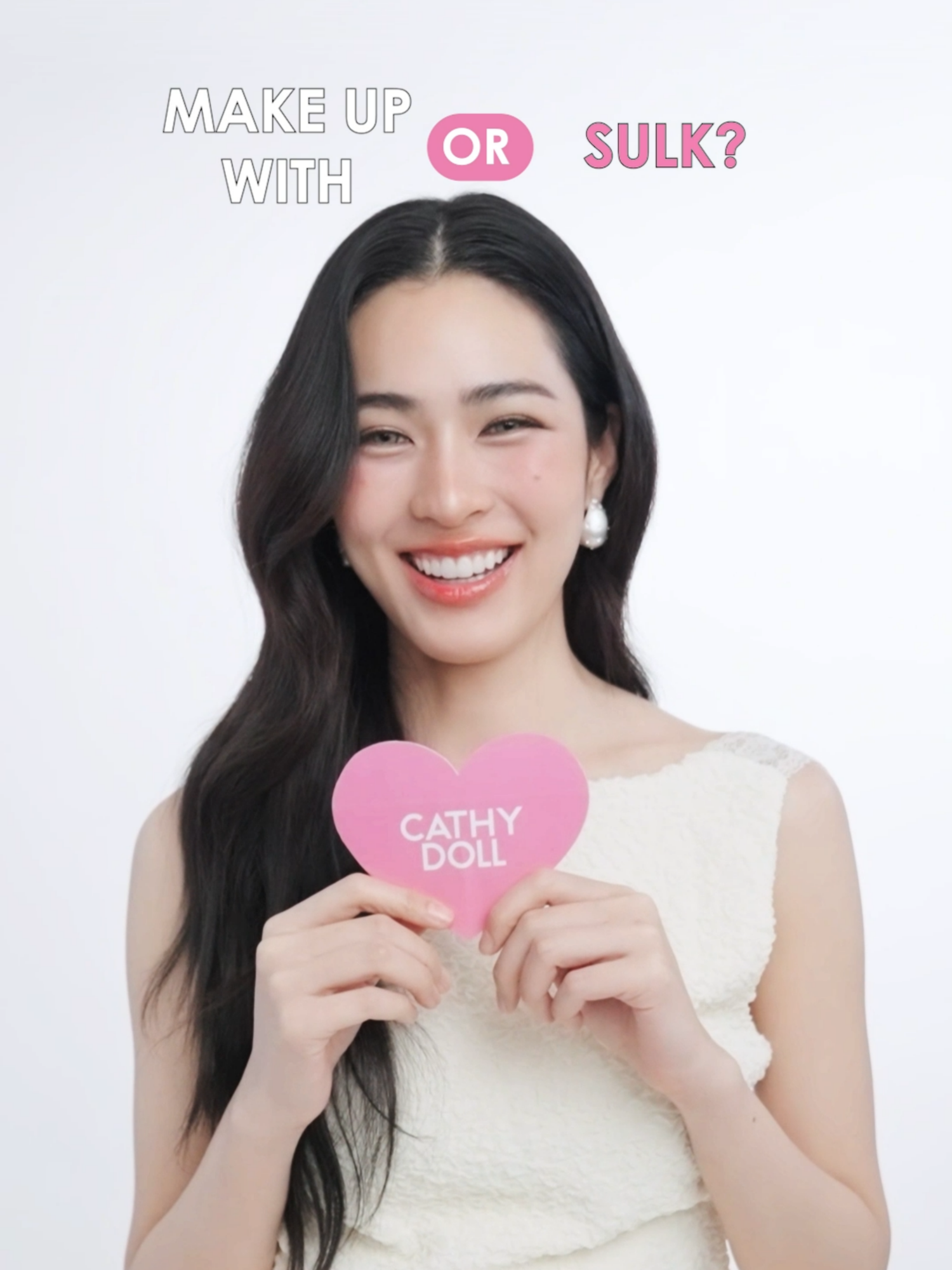 👀💜 THIS or THAT? A cute little Q&A in P’Ling Ling Kwong’s style. With the older one being this clingy, who could possibly resist? . 🫶 Off I go to shop right away! . #CathyDoll #MoistureRichHyaBalm #SoldOutHyaBalm