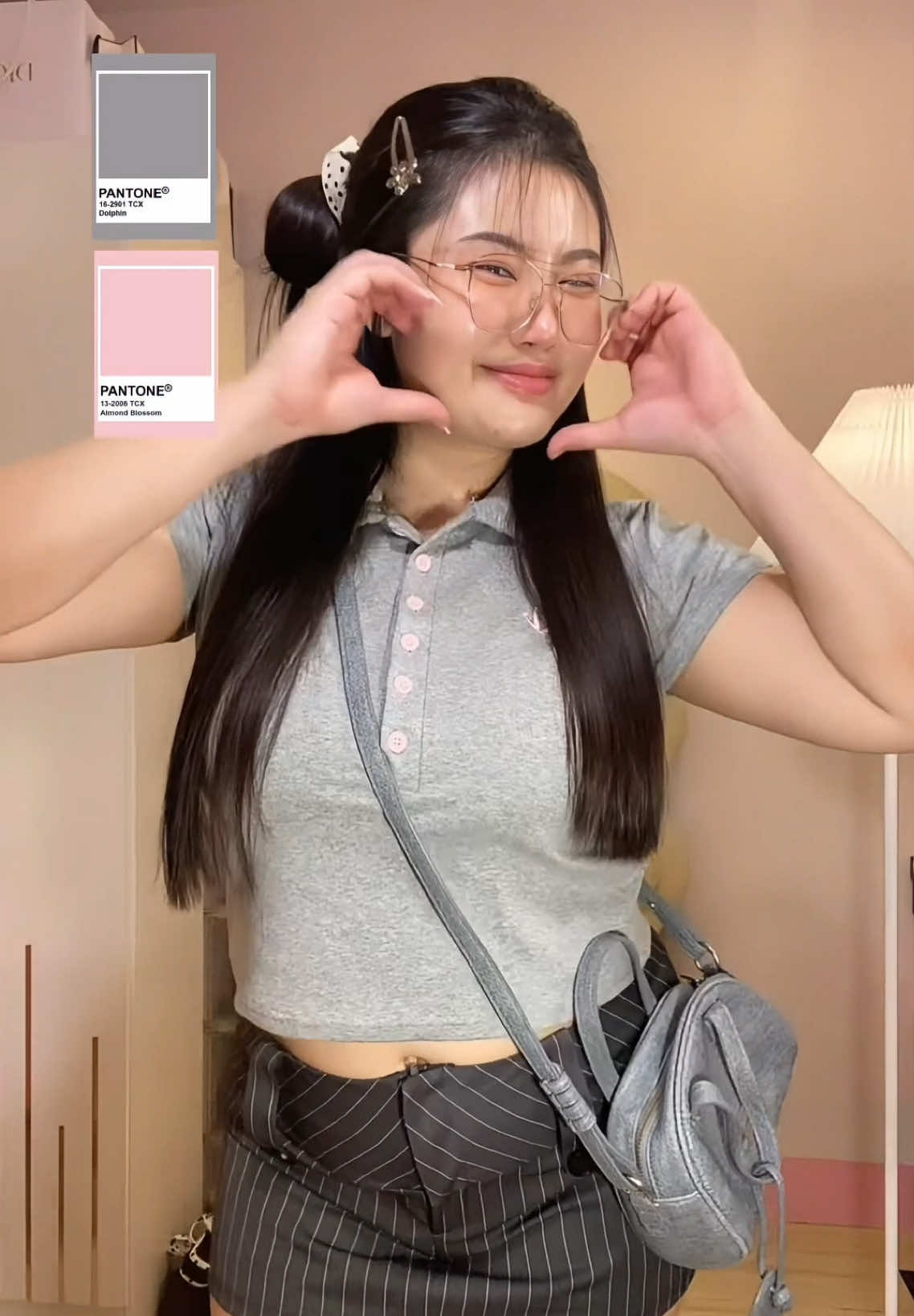 เสื้อโปโลครอปแขนสั้นปักอก 💗🩶 S M L โบว์อก 38 ใส่ M สีเทาน่ารักมากๆ #โบลิ่งแจกพิกัด #jarinya #เสื้อผ้าแฟชั่น #เสื้อคอปกแขนสั้น #เสื้อผ้าสาวอวบ 