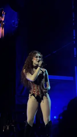 new love me anyway intro courtesy of Night 1 in Forest Hills Stadium #chappellroan #lovemeanyway #visionsofdamselsandotherdangerousthings 
