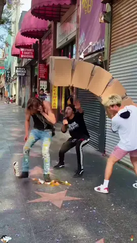 Box falling prank 🤣🤣🤣#funny #funnyvideo #funnyfail #prank #box 