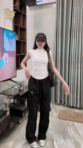 Lên đồ ngay với em quần gió này ạ #thịnhhành #trending #myoutfit #thinhhanhxuhuong #thoitrang 